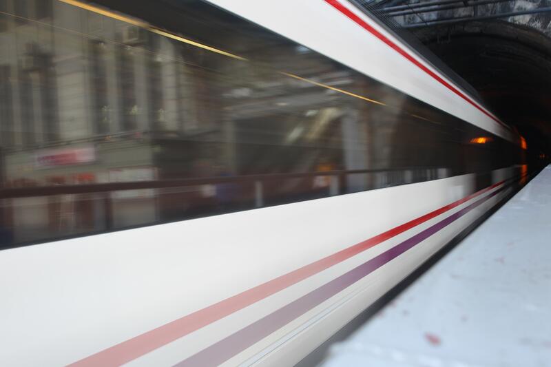 Un tren descarrila y causa retrasos en varias líneas de Cercanías en Madrid