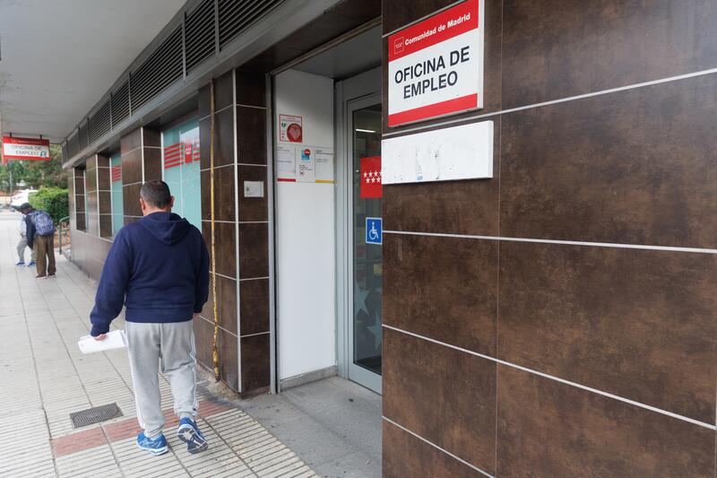 El paro bajará en 63.500 personas en la segunda mitad del año, hasta mínimos de 2008, según Adecco