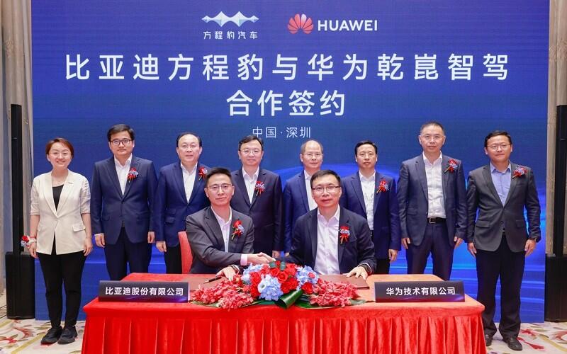 BYD firma un pacto con Huawei para adoptar su sistema de conducción autónoma en automóviles eléctricos