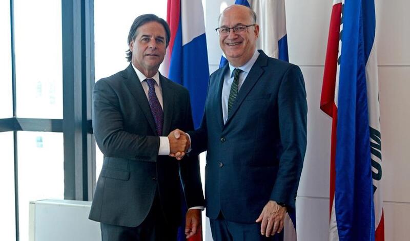 Lacalle Pou, con el presidente del BID en su visita a Uruguay para el Foro de Innovación e IA