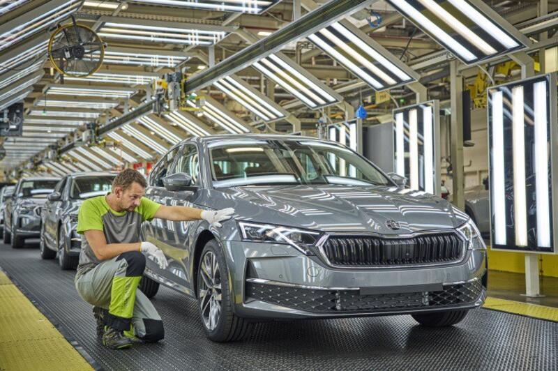 Skoda lanza la primera unidad de su nuevo Octavia en la planta de Kvasiny, en República Checa