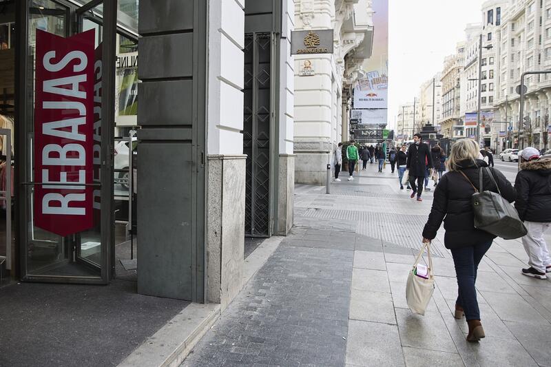 Las ventas del comercio minorista repuntan un 2,8% en julio, marcando un regreso a cifras positivas