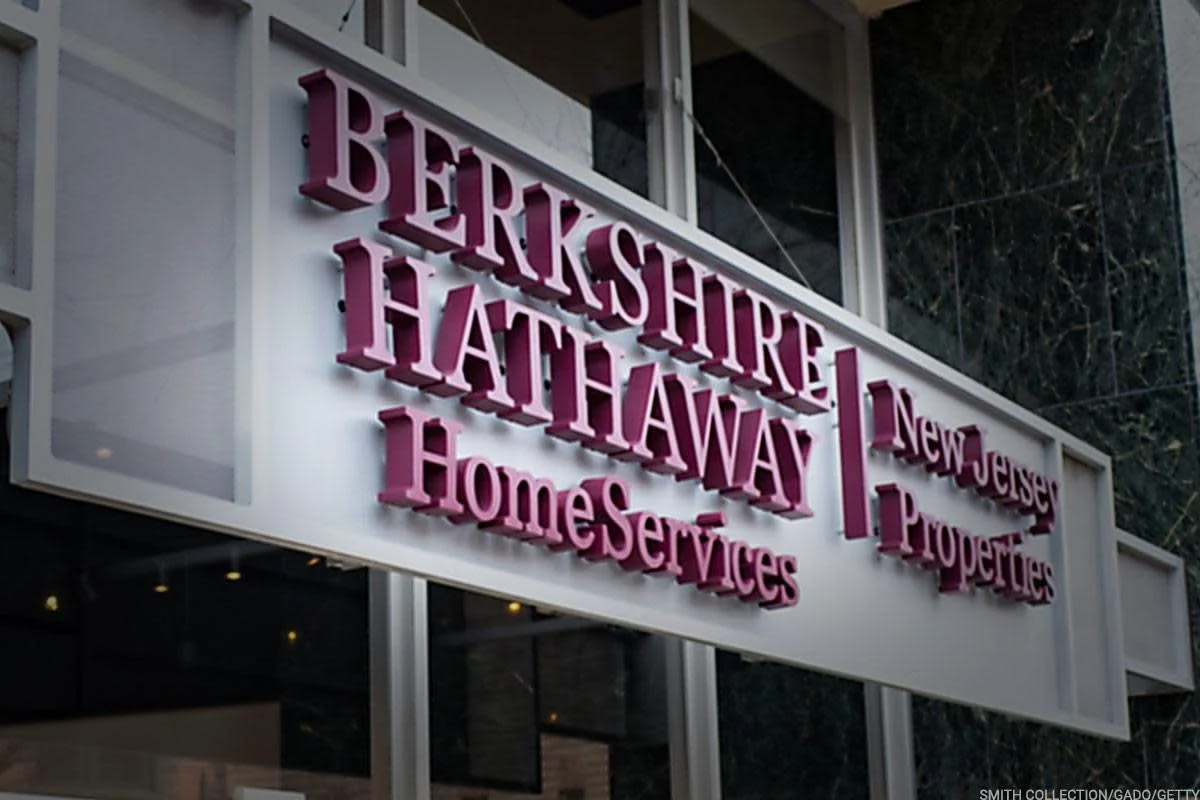 La firma Berkshire Hathaway se destaca como la primera no tecnológica en alcanzar un valor de 1 billón de dólares