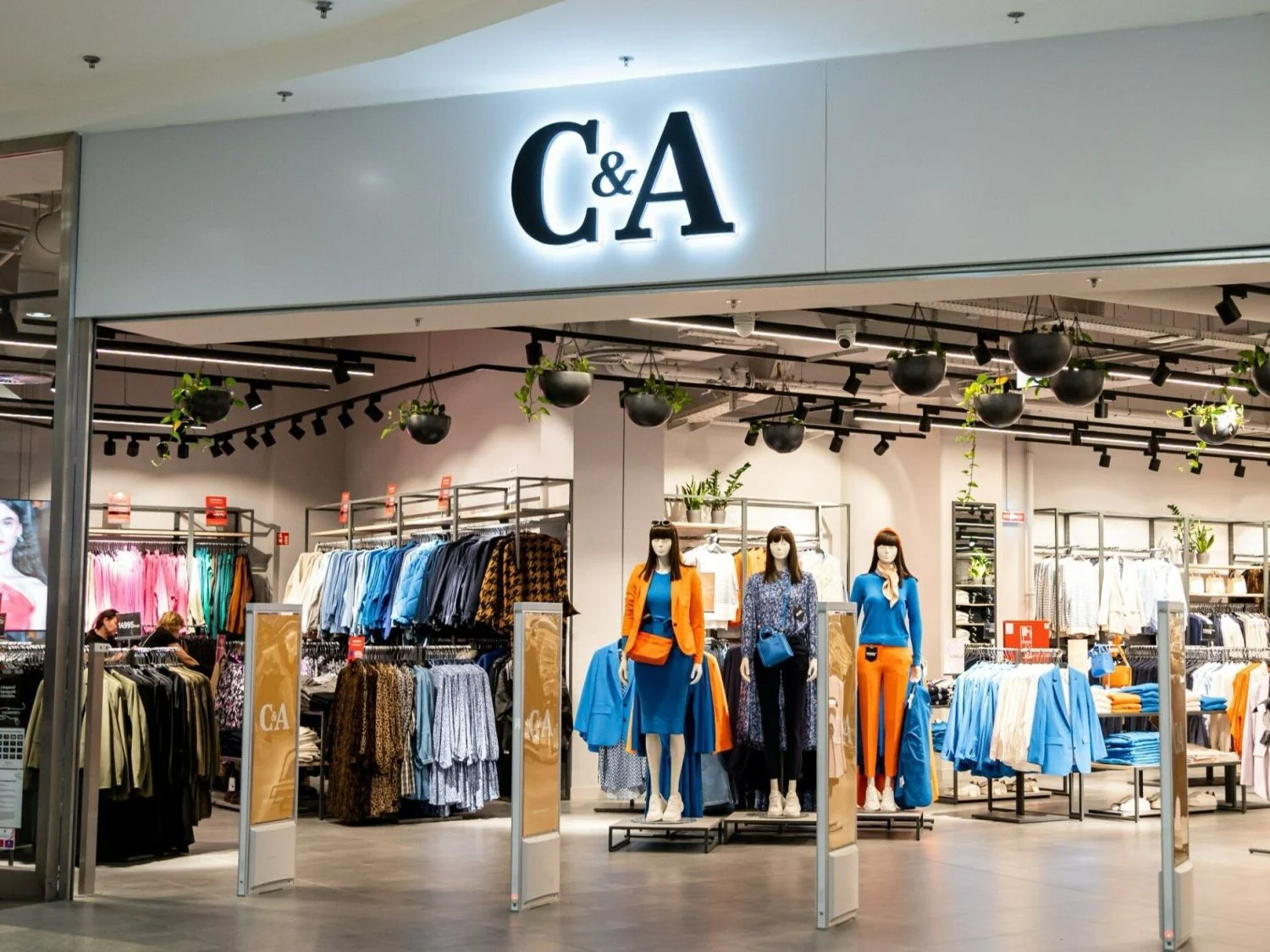 C&A reinventa el denim: pantalones vaqueros cómodos, modernos y que no se estirarán
