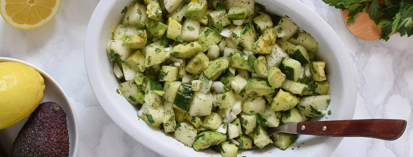 Ensalada de melón, pepino y aguacate: la receta más refrescante del verano en solo 15 minutos