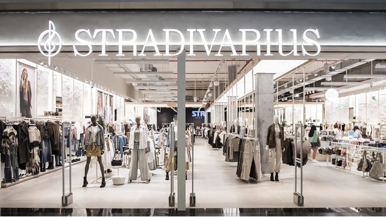 Las camisas de lino de Stradivarius para estar chic  y fresca este verano