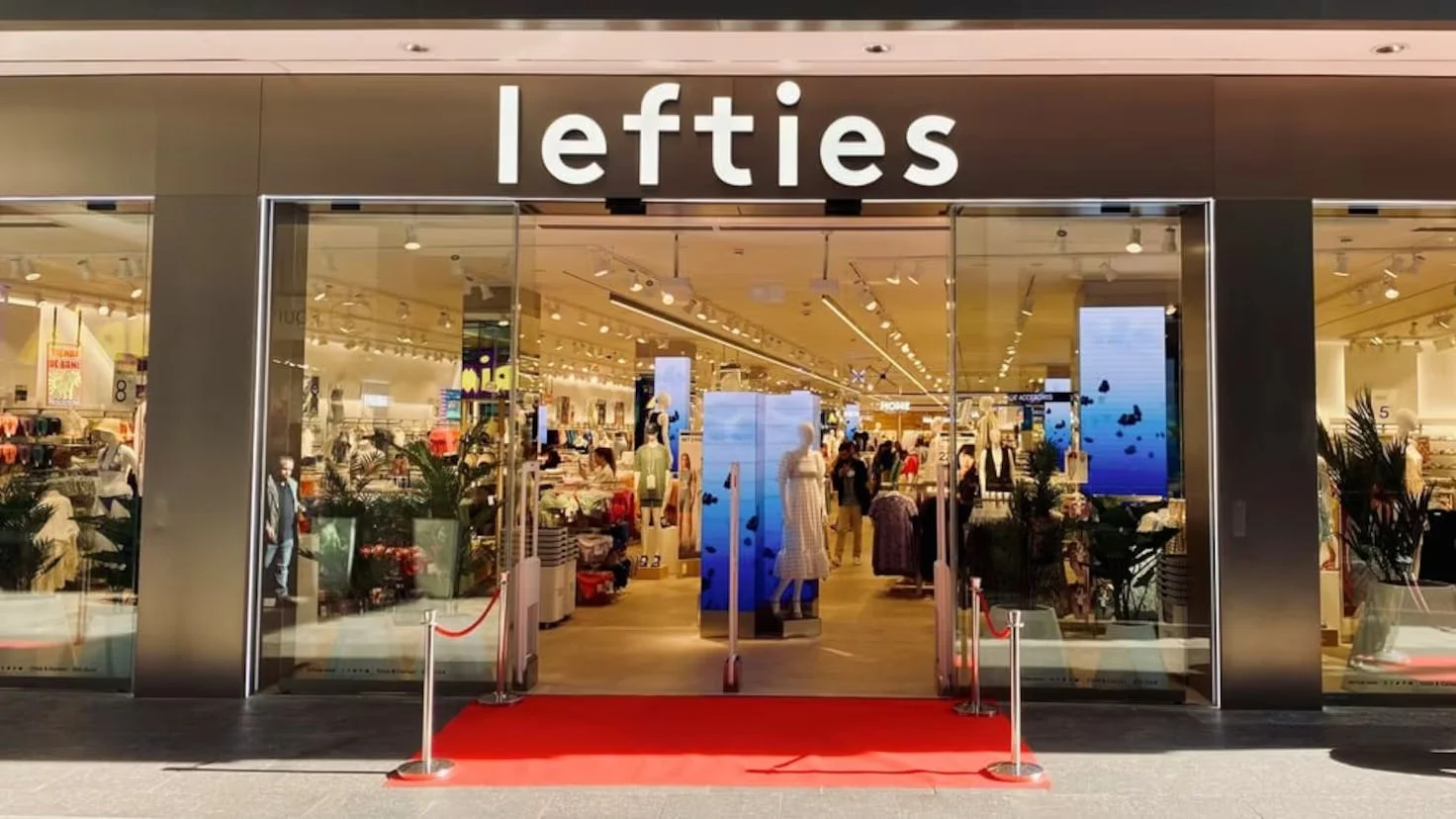 Lefties y su colección de prendas rústicas: el toque perfecto para cerrar el verano con estilo