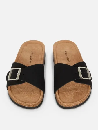 Te puedes hacer en Primark por 9 euros con estas fantásticas sandalias tipo Birkenstock 2 Merca2.es Sandalias con tira y hebilla