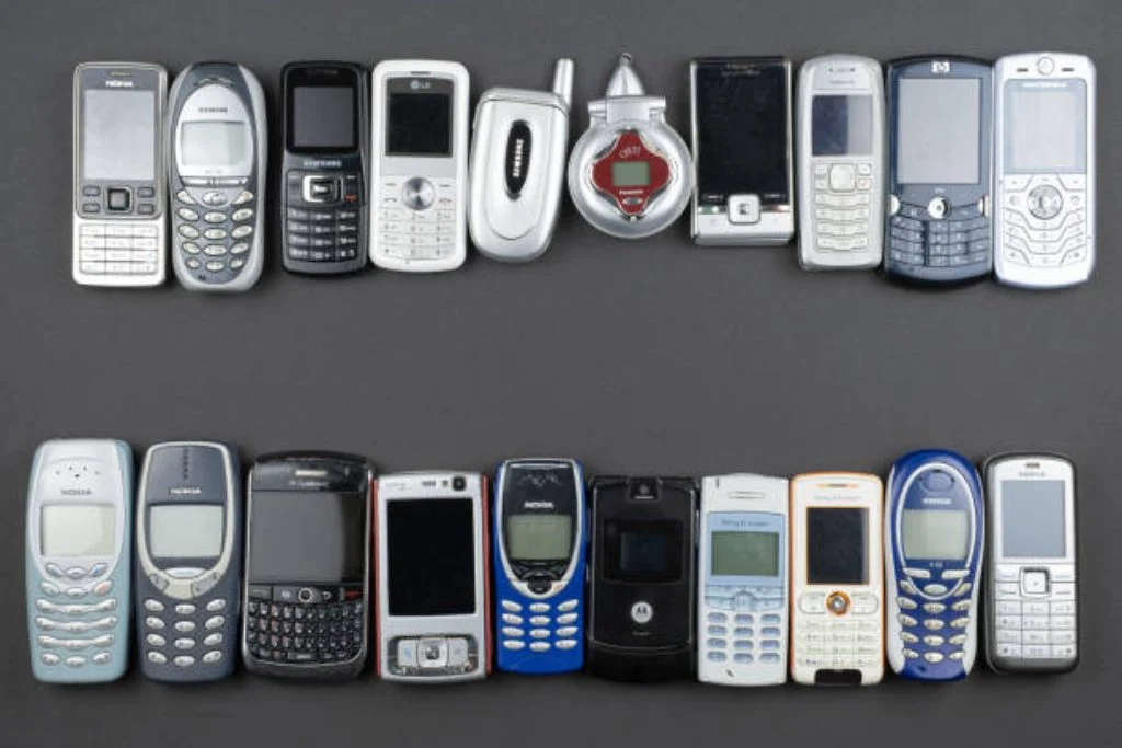Podrías tener una reliquia en casa: los teléfonos antiguos que se venden por miles de euros