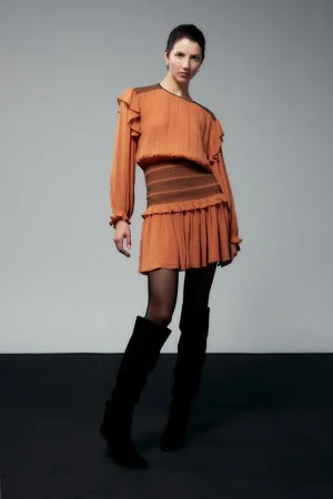 Descubre la nueva colección de vestidos de Sfera, que redefine la elegancia y estilo 11 Merca2.es Vestido gomas contraste