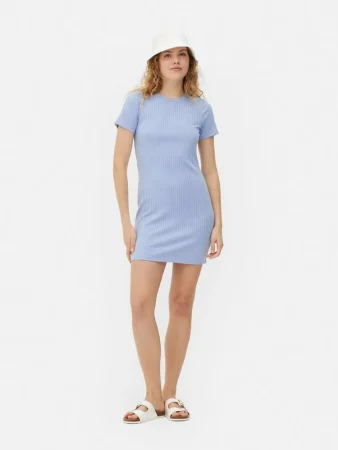Vestido corto acanalado