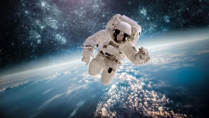 Astronauta orina