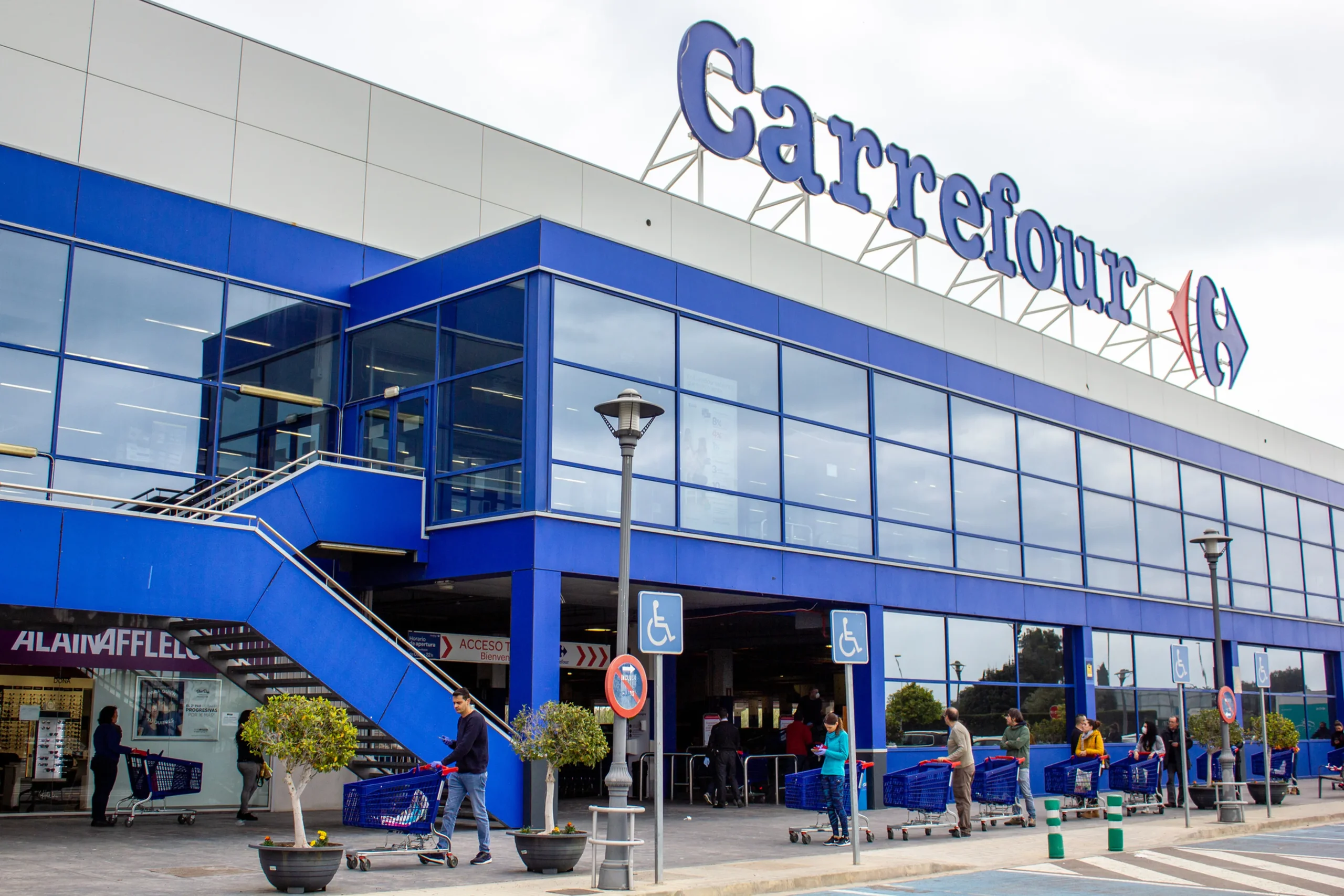 Jerónimo Martins estudia una segunda oportunidad para los mercados fallidos de Carrefour