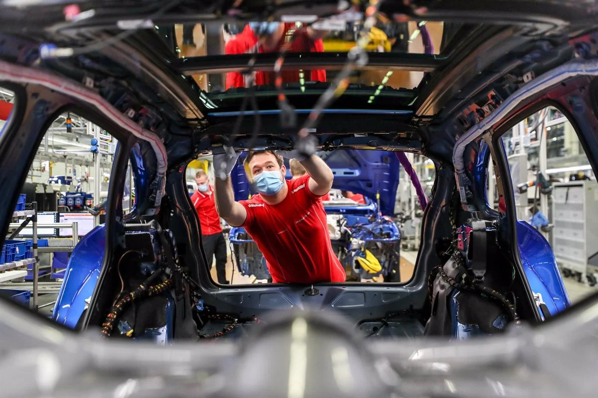 El PMI constata que la actividad manufacturera de la eurozona cae a su nivel más bajo de 2023