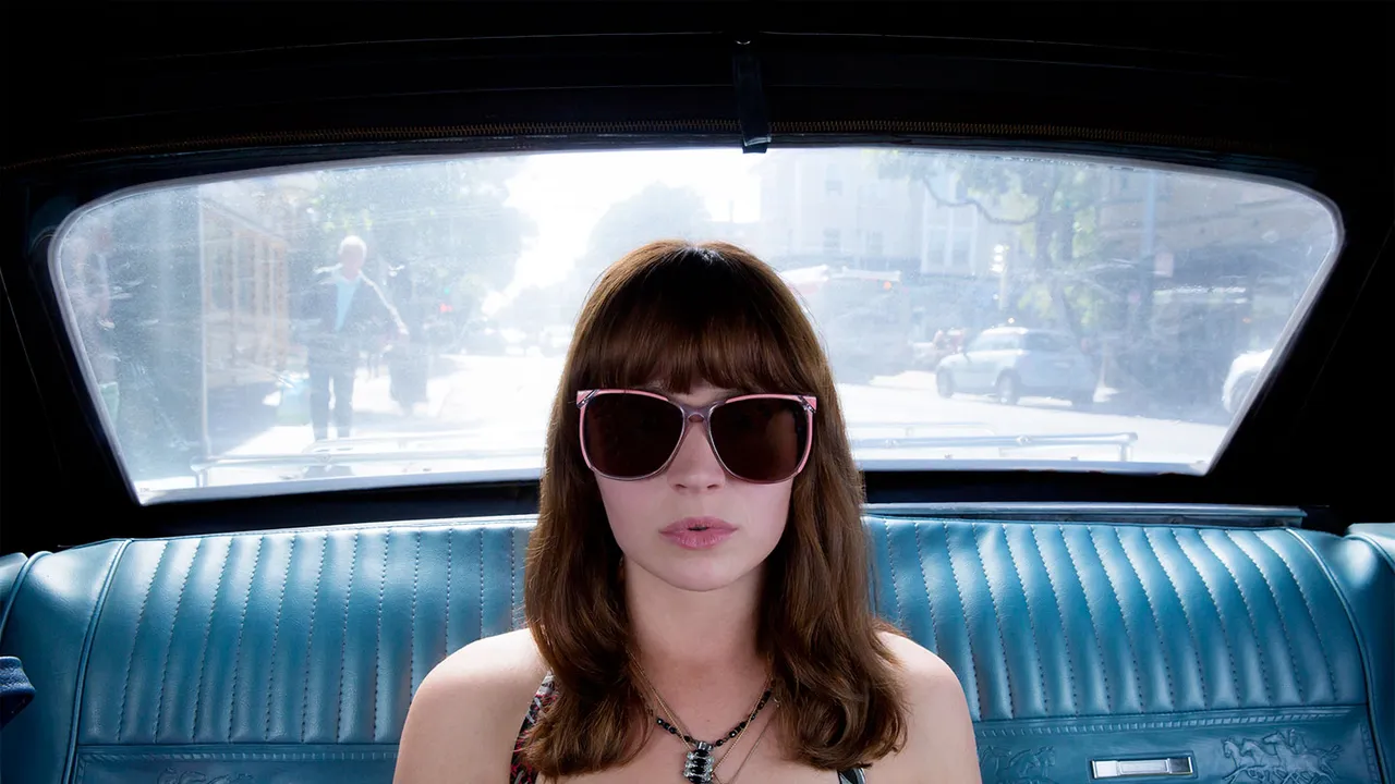 Antes de “Emily en París”: la serie de Netflix que mezcla glamour y amor 2 Merca2.es La brillante historia de Sophia Amoruso que inspiró a las jóvenes diseñadoras amateurs del Mundo