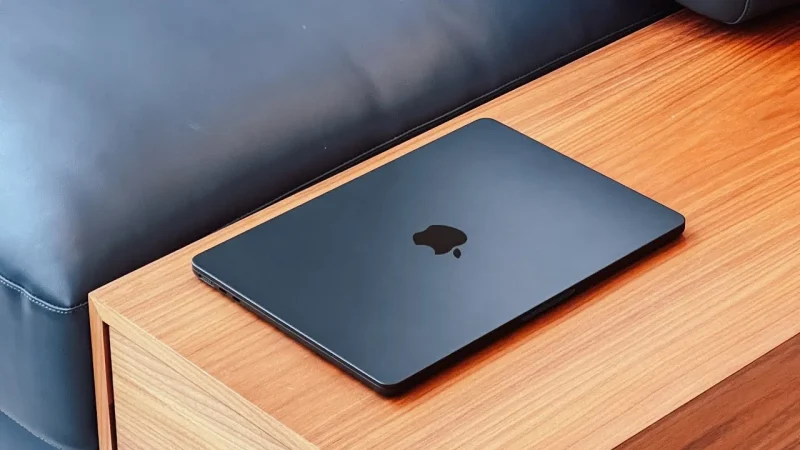 MacBook Apple