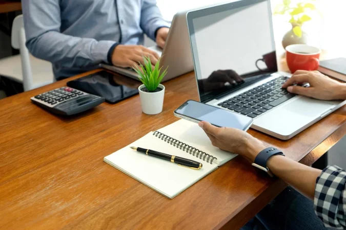 La razón por la que no deberías emplear tu ordenador del trabajo para tareas personales 28 Merca2.es Ordenador personal
