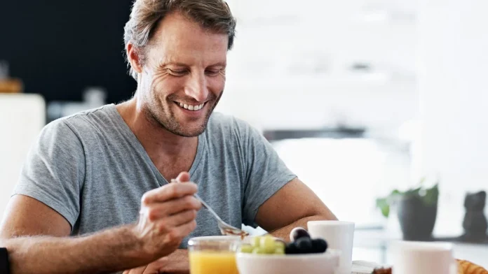 Nutricionista aconseja el mejor método para reducir el azúcar en sangre después de comer 