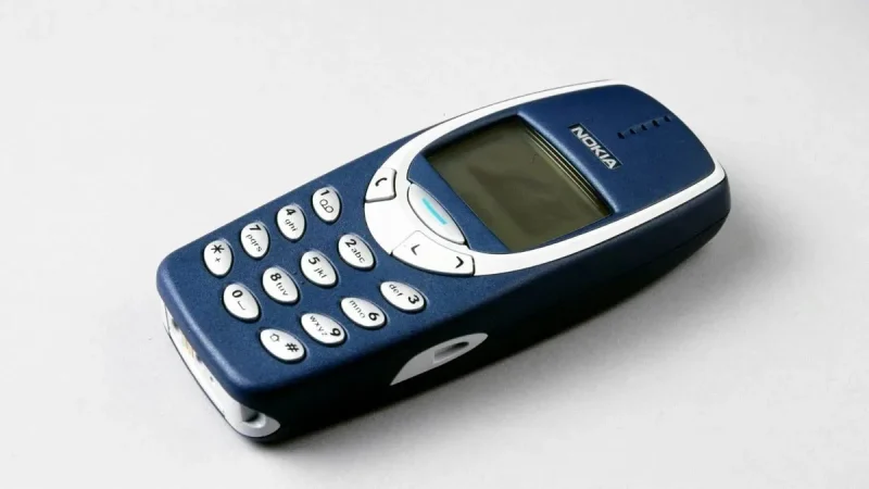 Podrías tener una reliquia en casa: los teléfonos antiguos que se venden por miles de euros 1 Merca2.es Teléfono Nokia