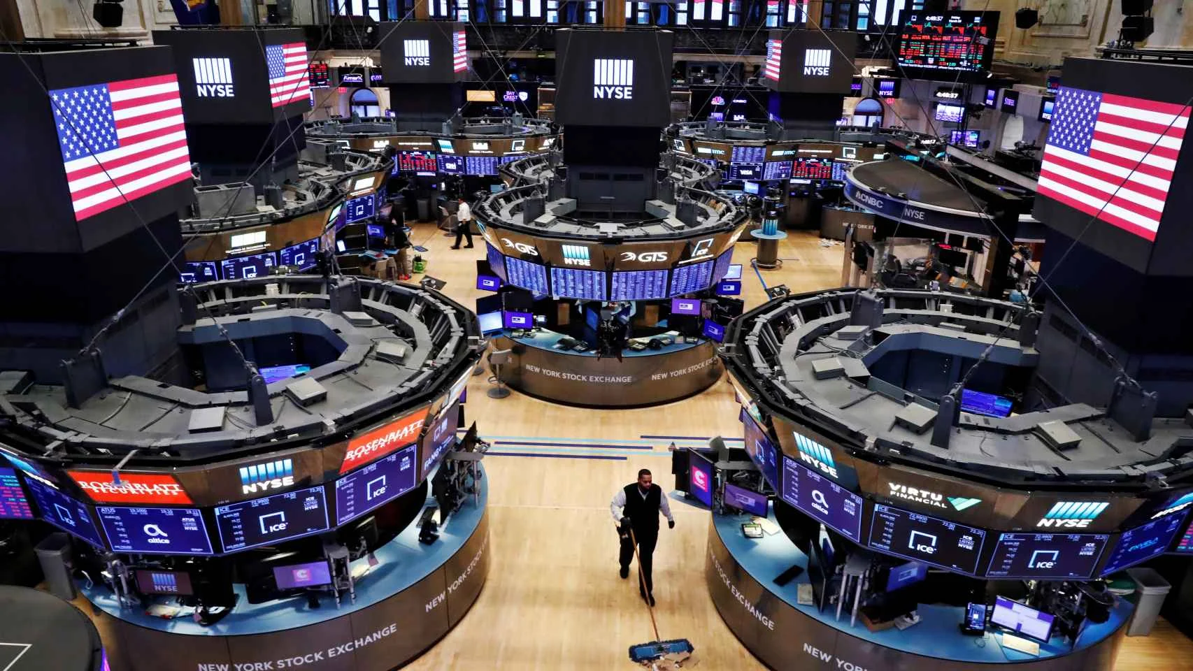 Wall Street inicia la sesión con un desplome ante los temores de una recesión en Estados Unidos