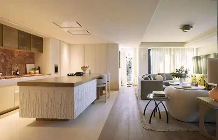 1 Cocina abierta al salon en el atico de Tamara Falco Merca2.es