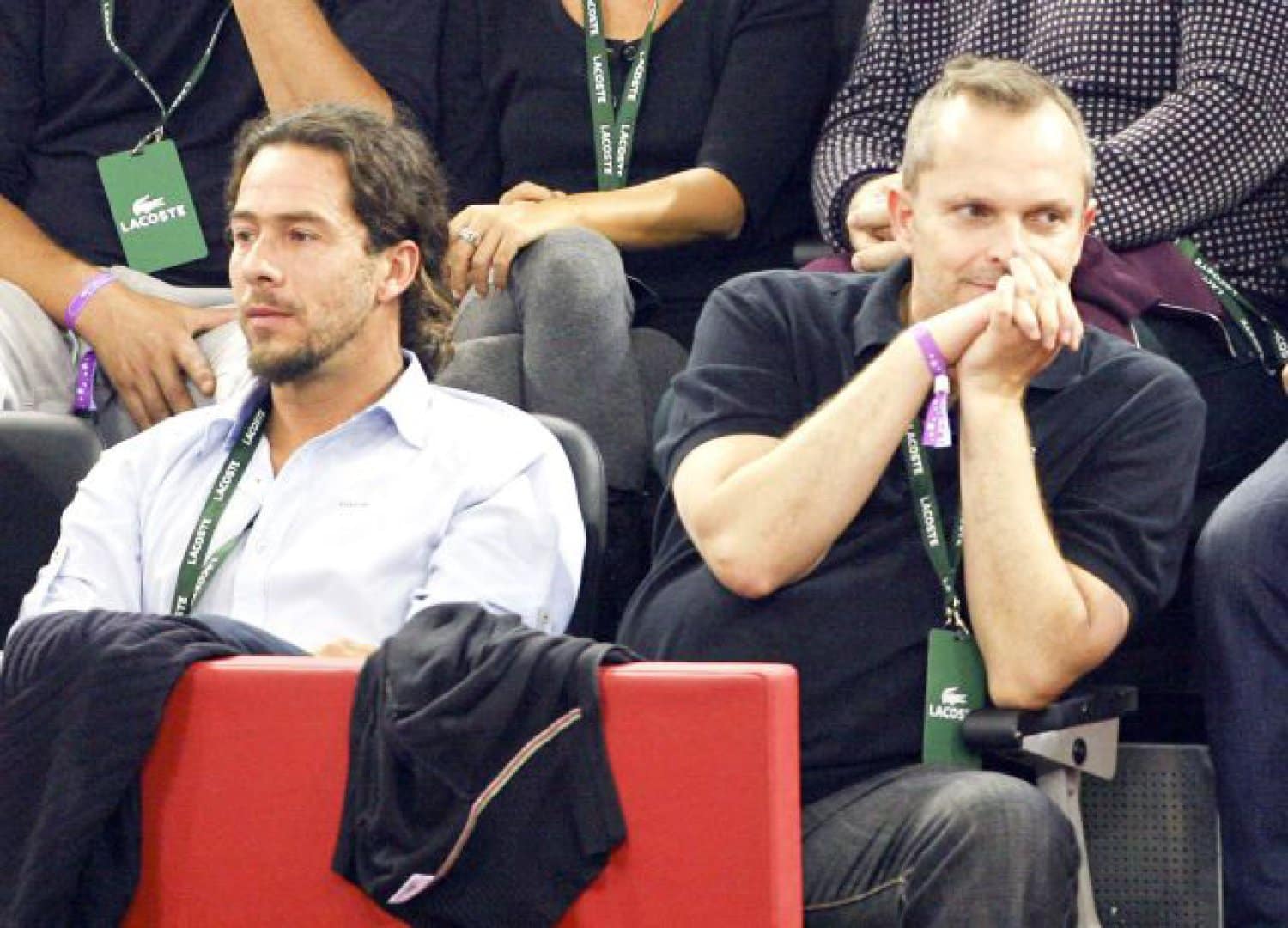 La polémica charla de Miguel Bosé junto a un curandero que aconseja beber lejía 2 Merca2.es Nacho Palau y Miguel Bosé
