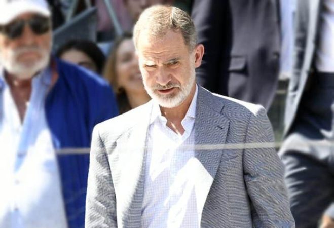 Elnacional.cat/enblau afirma que el rey Felipe VI no se encuentra en absoluta soledad