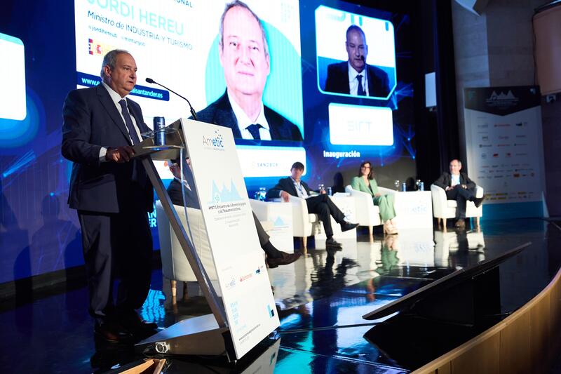 Ametic solicita a los partidos la creación de pactos de Estado en asuntos esenciales y aboga por la modernización de la Administración