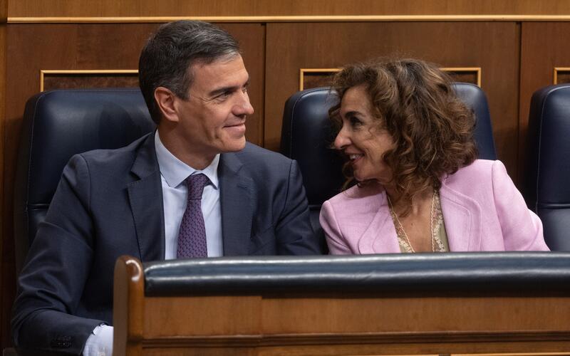 El Gobierno reafirma su senda de déficit y no convocará elecciones si las Cortes derriban los Presupuestos