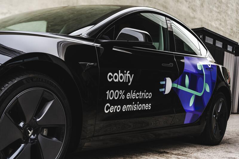 Cabify se asegura puntos de recogida exclusivos tras ganar la licitación de Aena en el aeropuerto Seve Ballesteros