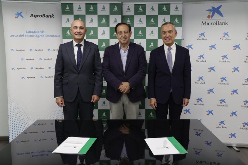 MicroBank y Asaja presentan una línea de financiación millonaria para el sector agrario