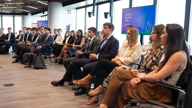 KPMG planea contratar a más de 900 profesionales este septiembre y octubre, aumentando un 20% respecto a 2023