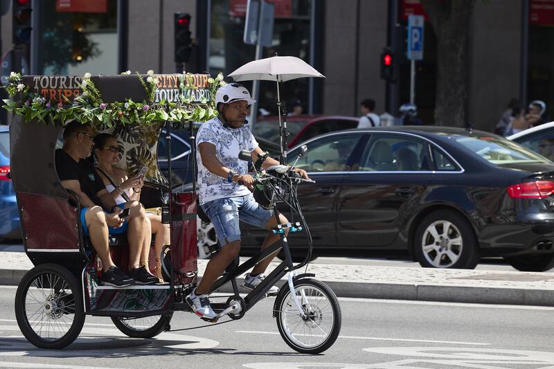 Madrid establecerá un marco normativo adecuado para ordenar y regular los tuk tuk