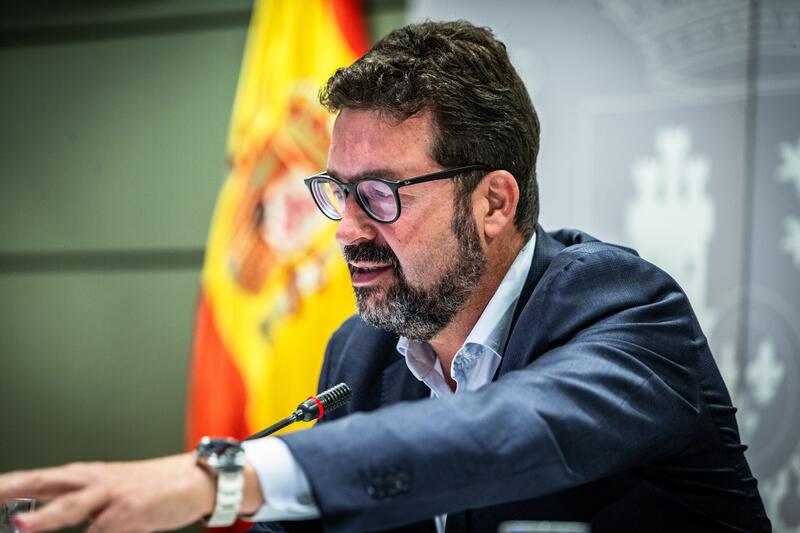 La CEOE bajo presión: Trabajo espera su apoyo al acuerdo para recortar la jornada laboral