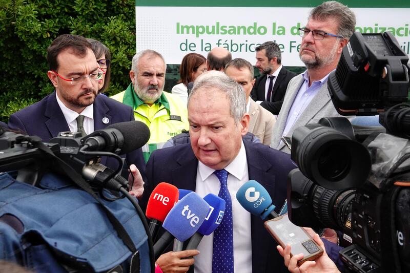  Hereu garantiza el valor estratégico de la industria del acero en Asturias