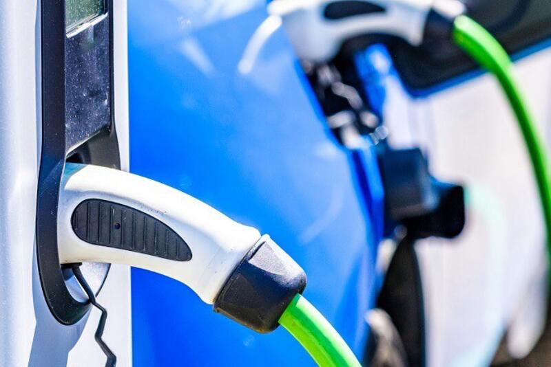 España necesitará triplicar los puntos de recarga para satisfacer la demanda de vehículos eléctricos en 2030