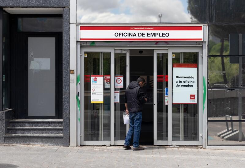 Las horas de trabajo superan en un 2% los niveles de antes de la pandemia, según el INE y CCOO