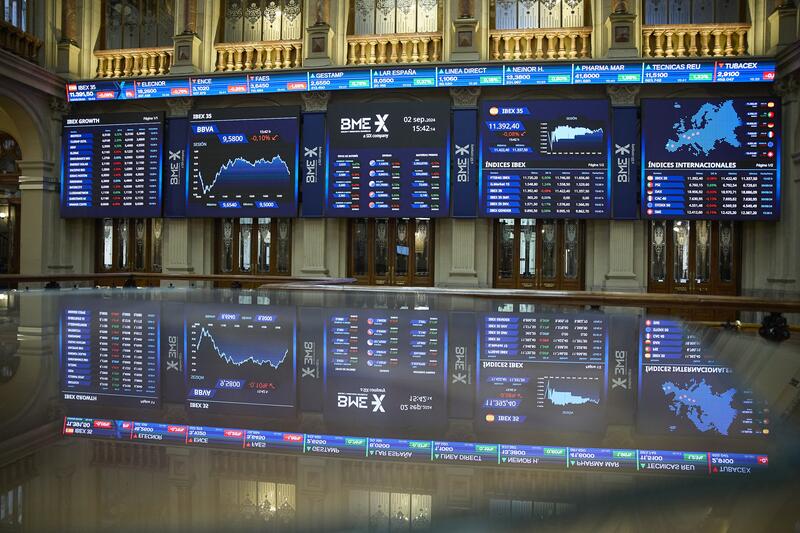 El Ibex se aferra a la estabilidad en la media sesión, marcando 11.760 puntos