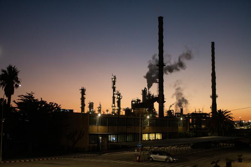 UGT condiciona la firma del convenio de la industria química a la protección del poder adquisitivo de las plantillas