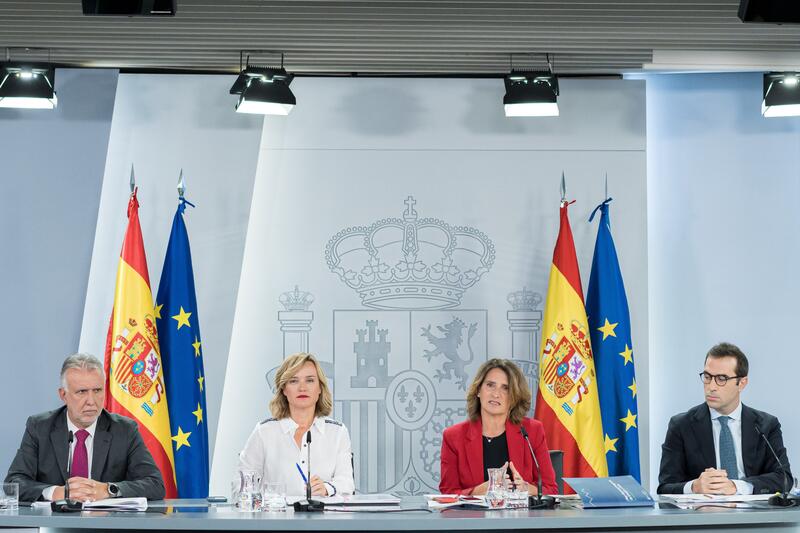 El Gobierno critica al PP por su propuesta de jornada laboral de cuatro días