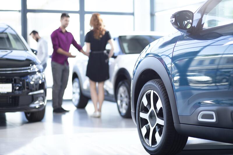 El coche de combustión, tanto nuevo como de ocasión, es el producto más demandado, según Cetelem