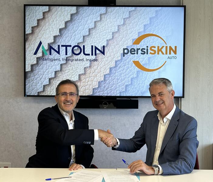 Antolin y PersiSKIN presentan su proyecto de piel vegetal para automóviles que verá la luz en 2025