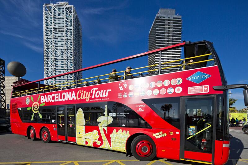 Grupo Julià y Moventis asumirán la gestión del autobús turístico del AMB en los próximos 12 años