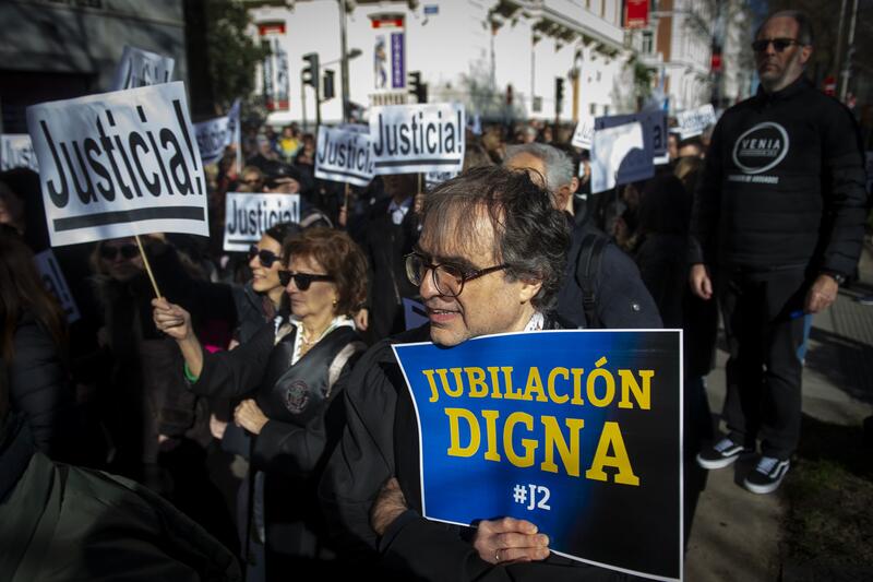Madrid se llena de abogados que luchan por pensiones dignas tras los problemas de la mutualidad