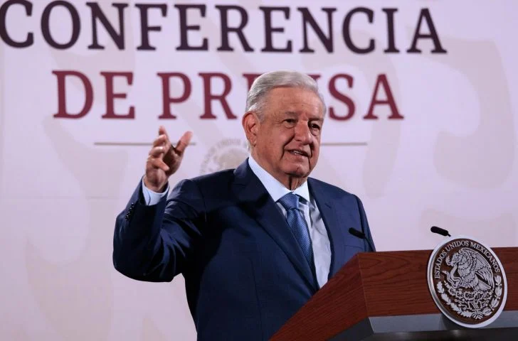 El presidente de México insta a Sheinbaum a continuar apoyando a Pemex