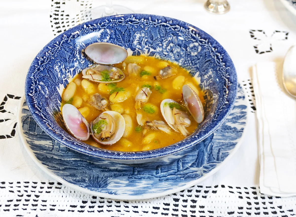 Anímate con este clásico de la cocina asturiana: fabes con almejas
