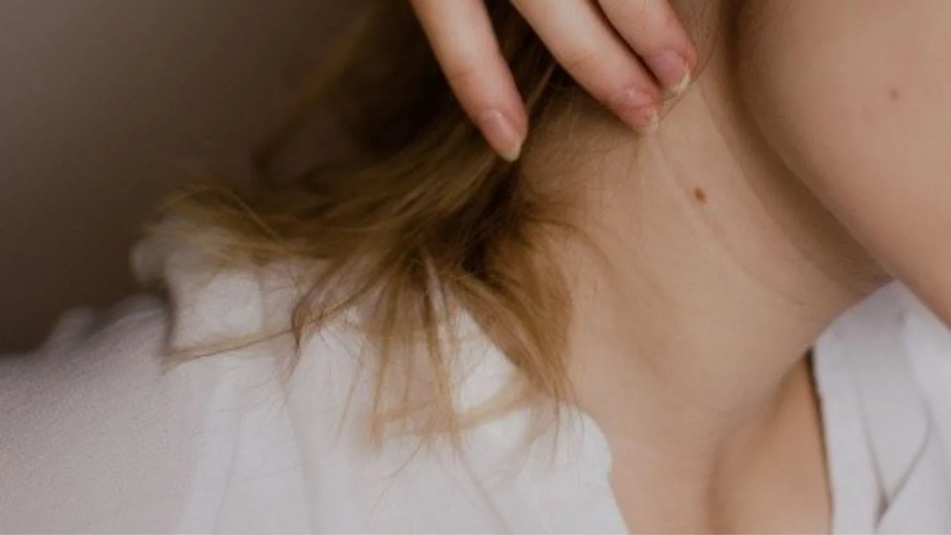 Por 31 euros está la crema de Amazon que despide las arrugas del cuello en 48 horas