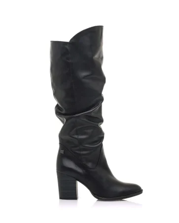 Botas de mujer en piel o serraje con detalle de caña arrugada Mustang