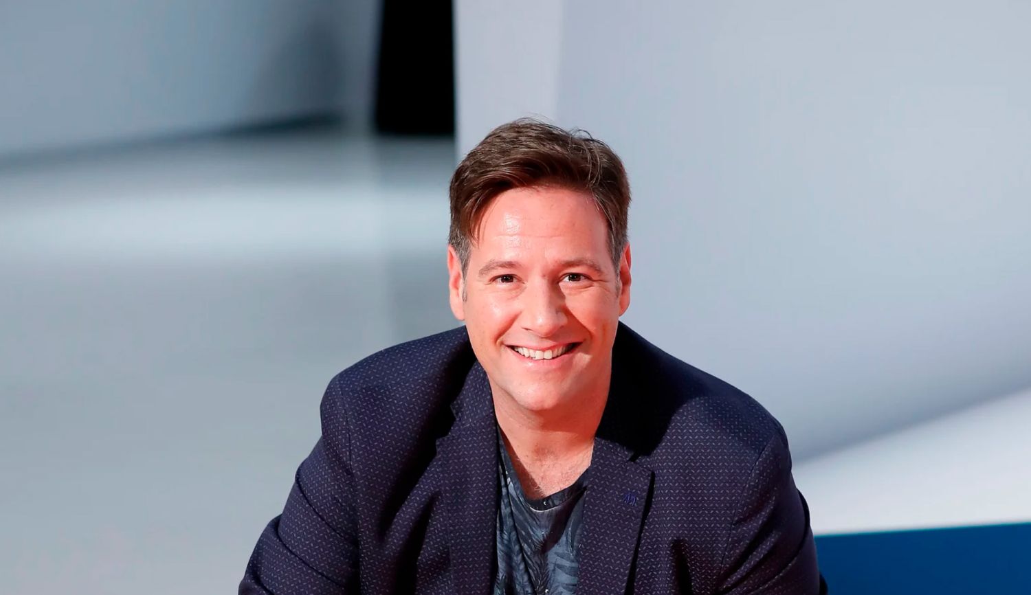 Linchamiento masivo a Carlos Latre antes de debutar en Telecinco 1 Merca2.es Telecinco recibe a Carlos Latre