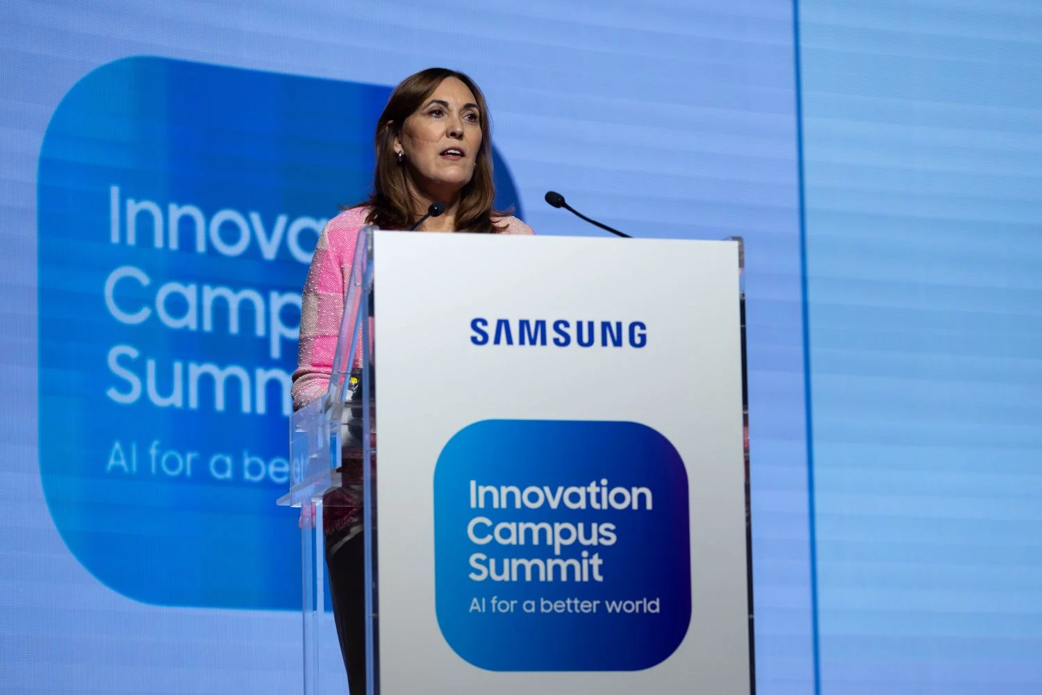 Los expertos reunidos por Samsung llaman a adaptar la educación y las ideas a la IA